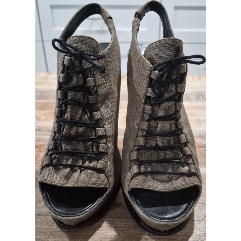 Elizabeth and James Margo Lace-Up Platform Pump Peep Open Toe Heels Size 10B